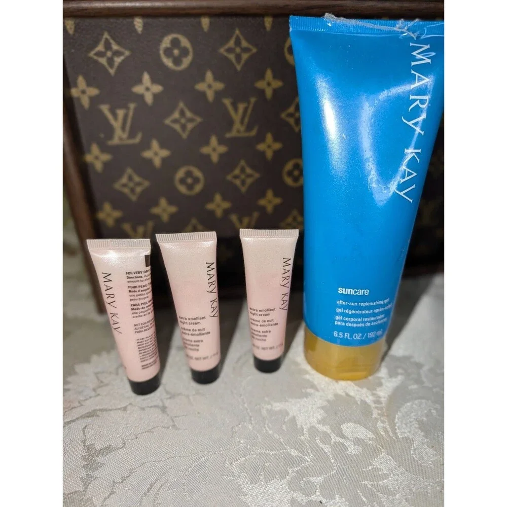 Mary Kay Suncare After-Sun Replenishing Gel & Emollient Night Cream Mini Lot